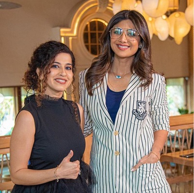 Kamiya Jani: Bio, Height, Age, Husband, Family, Wiki & More 10 Kamiya Jani with Shilpa Shetty