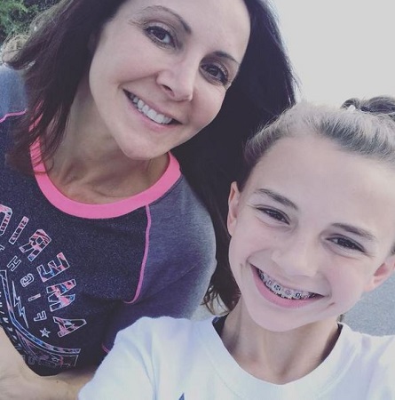 Kayla Davis Wiki, Height, Age, Boyfriend, Family, Biography & More 7 Kayla Davis with her mother Connie Davis