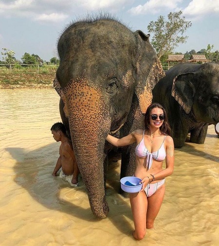 Kelley Flanagan: Bio, Height, Age, Boyfriend, Family, Wiki & More 18 Kelley Flanagan went on trip to Thailand