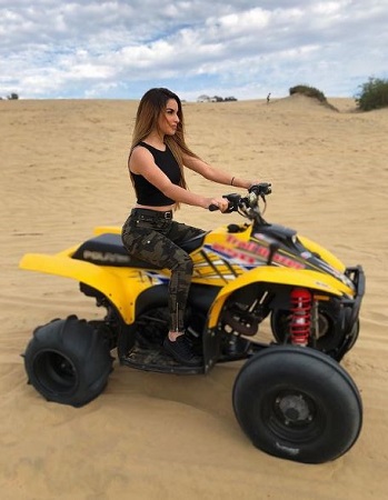 Kimberly Loaiza Wiki, Height, Age, Boyfriend, Family, Biography & More 20 Kimberly Loaiza riding a desert bike