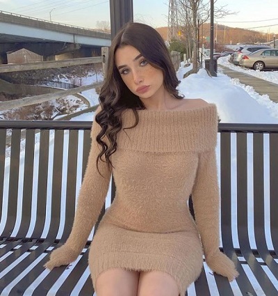 Mackenzie Jones Wiki, Height, Age, Boyfriend, Family, Biography & More 16 Mackenzie Jones personal life, boyfriend & Affairs