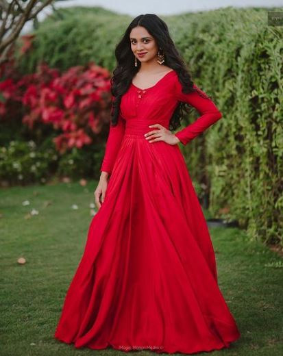 Meenakshi Dileep Wiki, Age, Height, Boyfriend, Family, Biography & More 7 Meenakshi Dileep height