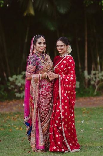 Meenakshi Dileep Wiki, Age, Height, Boyfriend, Family, Biography & More 13 Meenakshi Dileep on her friends wedding