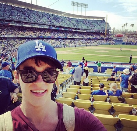 Mitchell Hope Wiki, Height, Age, Girlfriend, Family, Biography & More 13 Mitchell Hope at Baseball match