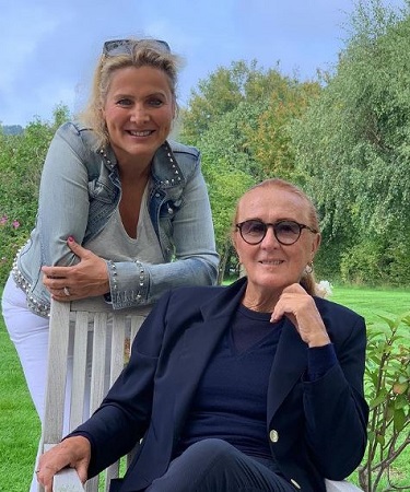 Natacha Nikolajevic: Bio, Age, Husband, Children, Net worth, Family, Wiki & More 5 Natacha Dassault with her best friend