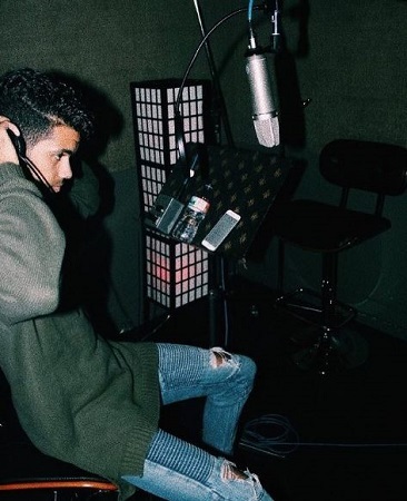 Nate Wyatt - Bio, Height, Age, Girlfriend, Net worth, Wiki & More 12 Nate Wyatt in music studio