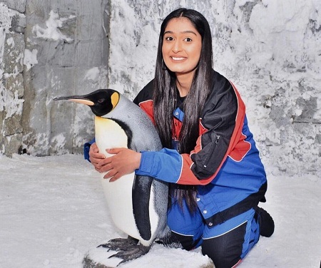 Niharika Nm Wiki, Height, Age, Boyfriend, Net worth, Biography & More 21 Niharika Nm hugs 'Wall-E'