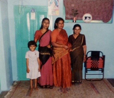 Old picture of Sastika Rajendran with her family