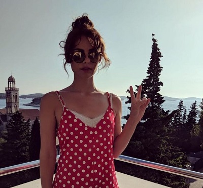 Olivia Chenery Wiki, Height, Age, Husband, Family, Biography & More 6 Olivia Chenery body figure