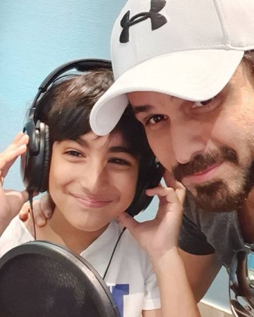 Parveen Shahani Wiki (Emraan Hashmi’s Wife) Age, Children, Biography & More 12 Parveen Shahani's husband Emraan Hashmi and son Ayaan Hashmi