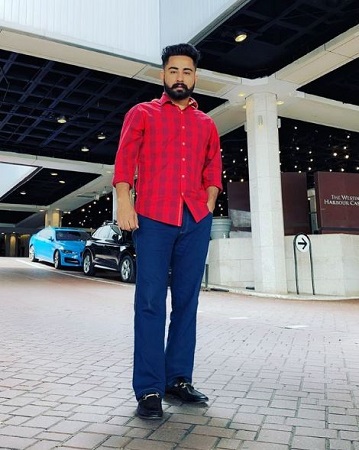Varinder Brar Wiki, Height, Age, Wife, Family, Songs, Biography & More 4 Physical Appearance Varinder Brar