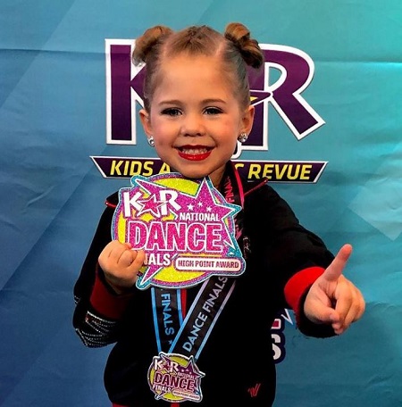 Pyper Braun Wiki, Age, Height, Family, Movies, Biography & More 7 Pyper Braun started dancing and gymnastics at the age of 3