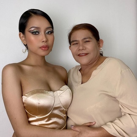 Romsy Dineros Wiki, Age, Height, Boyfriend, Family, Biography & More 8 Romsy Dineros with her mother Laymi Dineros