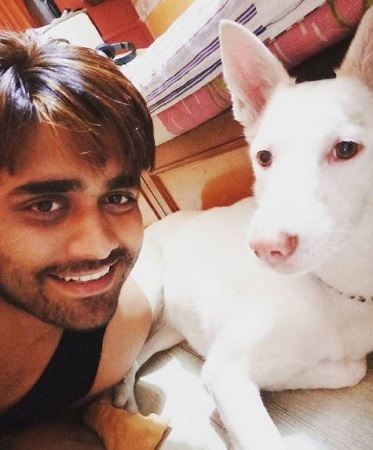 Sangram Samel: Biography, Age, Wife, Caste, Net worth, Family, Wiki & More 31 Sangram Samel with his pet dog Fibdi