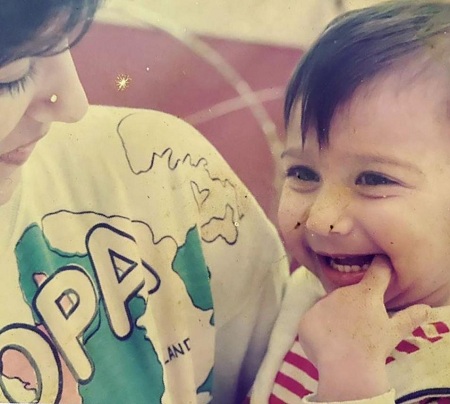 Shaza Morani: Wiki, Age, Husband, Height, Family, Biography & More 4 Shaza Morani in her childhood