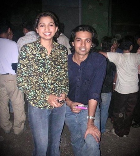 Shiladitya Mukhopadhyaya and Shreya Ghoshal met at their school reunion