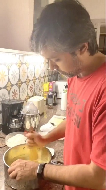 Shiladitya Mukhopadhyaya bakes a banana bread in the lockdown