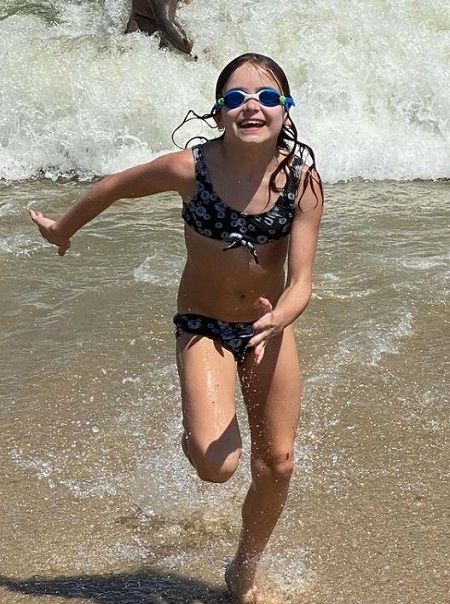 Shiloh Verrico - Bio, Height, Age, Family, Movies, Wiki & More 9 Shiloh Verrico Height & Weight