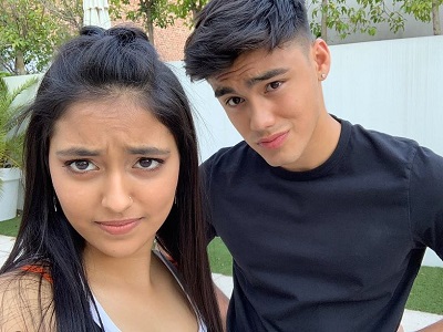 Shivani Paliwal Wiki, Height, Age, Boyfriend, Family, Biography & More 23 Shivani Paliwal with her friend