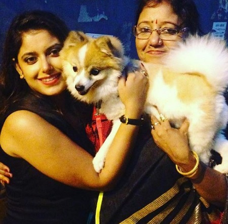 Sneha Paul - Wiki, Height, Age, Boyfriend, Caste, Family, Bio & More 9 Sneha Paul with her mom and pet dog Rocky