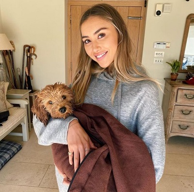 Sophie Habboo Wiki, Height, Age, Boyfriend, Family, Biography & More 23 Sophie Habboo with her pet