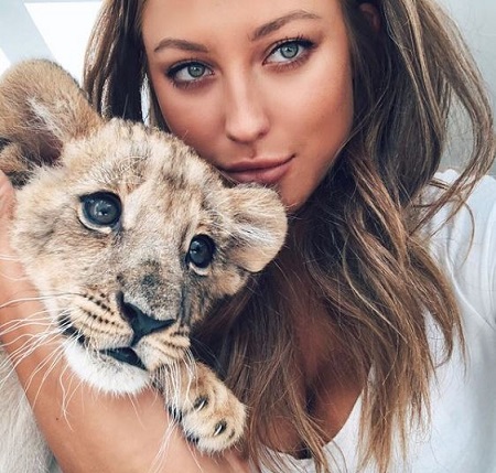 Stefanie Gurzanski Wiki, Age, Height, Boyfriend, Family, Ethnicity, Biography & More 19 Stefanie Gurzanski is an animal lover