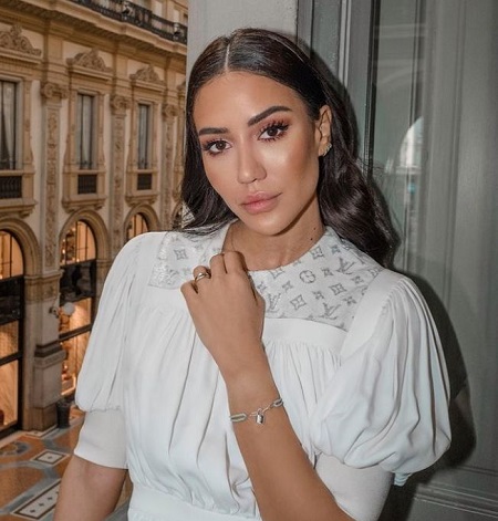 Tamara Kalinic Wiki, Height, Age, Boyfriend, Net worth, Biography & More 22 Tamara Kalinic Net worth is is £1 million British Pound - £1.5 million British Pound approximately