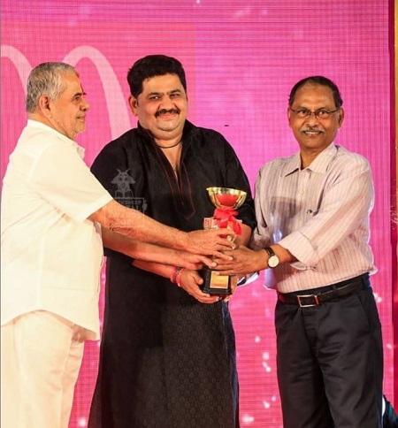 Venkatesh Bhat (Chef) wiki, Age, Wife, Net worth, Family, Biography & More 12 Venkatesh Bhat got award