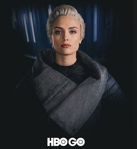 Wallis Day Wiki, Height, Age, Boyfriend, Family, Biography & More 2 Wallis Day as Nyssa-Vex in the TV show Krypton