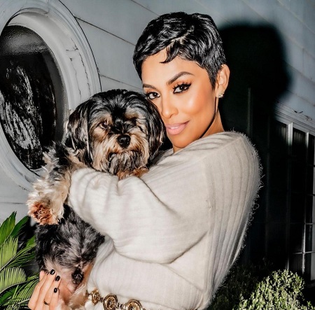 Abby De La Rosa Wiki | Age, Husband, Net worth, Family, Biography & More 23 Abby De La Rosa captured with her pet dog Teddy Bear