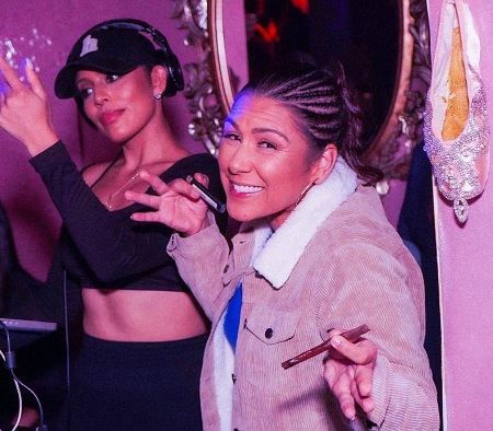 Abby De La Rosa Wiki | Age, Husband, Net worth, Family, Biography & More 25 Abby De La Rosa snapped with her mentor DJ Carisma