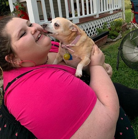 Amberlynn Reid Wiki, Height, Age, Boyfriend, Family, Biography & More 12 Amberlynn Reid with her dog.