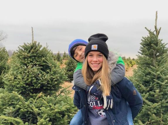Anna Shumate and her brother