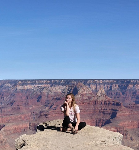 Anna Sitar Wiki, Height, Age, Boyfriend, Family, Biography & More 19 Anna Sitar at the 'Grand Canyon' in 2017
