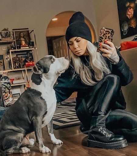 Bailey Sarian and her pet dog Saint
