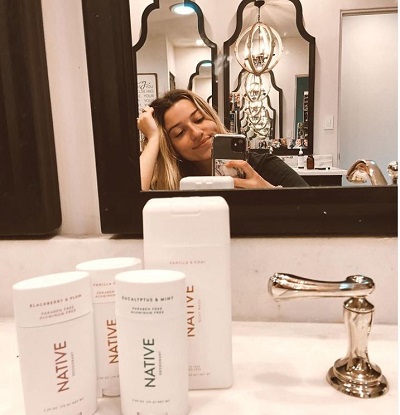 Bella Robertson Wiki | Height, Age, Boyfriend, Family, Biography & More 18 Bella Robertson while promoting products