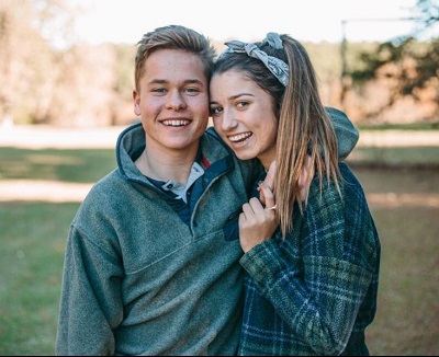 Bella Robertson Wiki | Height, Age, Boyfriend, Family, Biography & More 14 Bella Robertson with her ex boyfriend Lev Bur