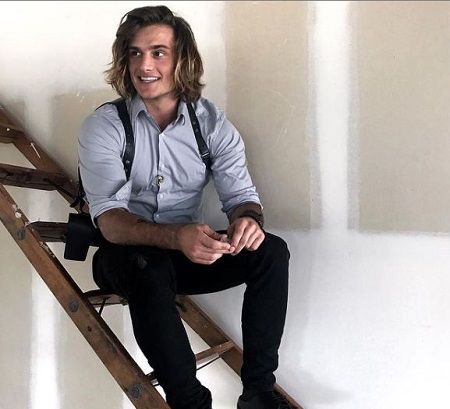 Bryant Wood Wiki | Height, Age, Girlfriend, Family, Biography & More 2 Bryant Wood - a meditation teacher.