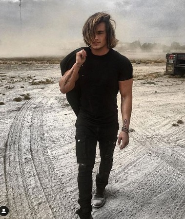 Bryant Wood Wiki | Height, Age, Girlfriend, Family, Biography & More 7 Bryant Wood height.