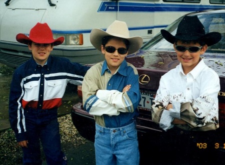 Bryant Wood Wiki | Height, Age, Girlfriend, Family, Biography & More 4 Bryant Wood with his brother James Wood and Richard Wood.