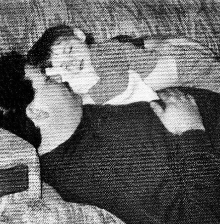 LaurenzSide Wiki, Height, Age, Husband, Family, Biography & More 3 Childhood photo of LaurenzSide with her dad