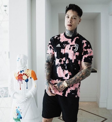 Chris Heria has no wife as of April 2021