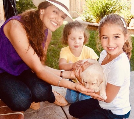 Cylia Chasman Wiki, Height, Age, Boyfriend, Family, Biography & More 8 Cylia Chasman mother Nadia Fares is a famous French actress