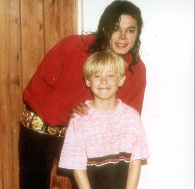 Dakota Culkin Wiki | Age, Boyfriend, Family, Death, Biography & More 8 Dakota Culkin's brother with Michael Jackson