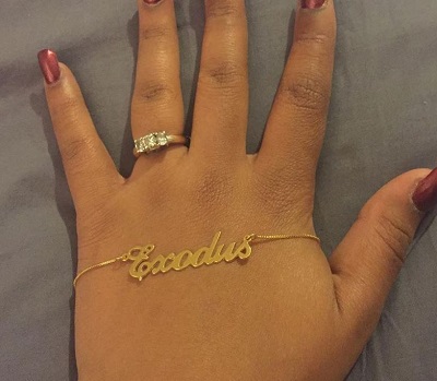 Desiree Lindstrom Wiki | Age, Boyfriend, Net worth, Family, Biography & More 21 Desiree Lindstrom 's son name necklace