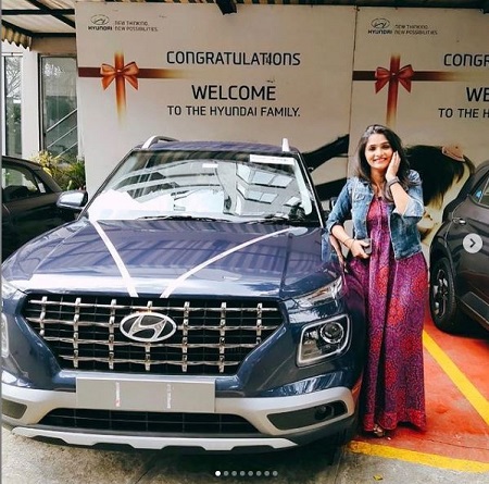 Divya Uruduga Wiki | Height, Age, Boyfriend, Family, Biography & More 13 Divya Uruduga bought new car.