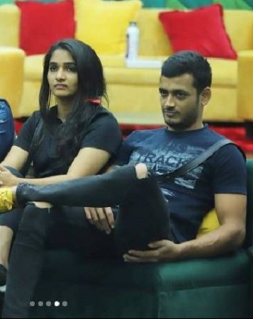 Divya Uruduga Wiki | Height, Age, Boyfriend, Family, Biography & More 8 Divya Uruduga with Aravind KP in Bigg Boss house.