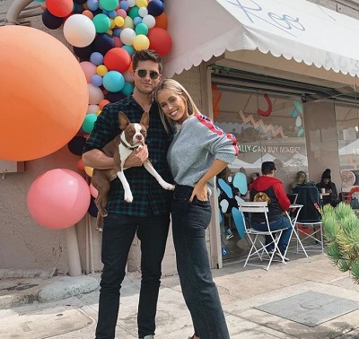 Emma Lane Wiki, Age, Height, Husband, Family, Biography & More 20 Emma Lane with her pet