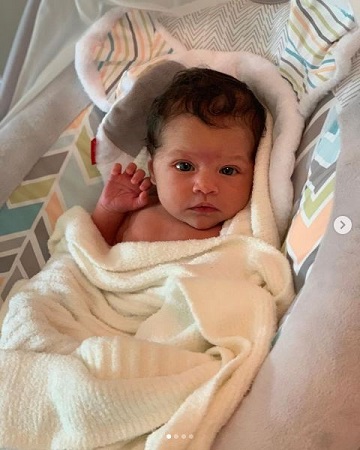 Miles Mitchell Murphy Wiki, Height, Age, Wife, Family, Biography & More 12 Evie Isla Murphy - the daughter of Miles Mitchell Murphy & Carly Olivia.