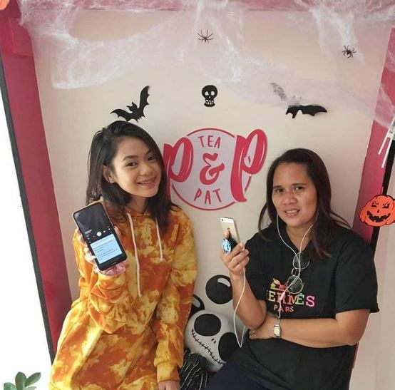 Eya Borja with her mother